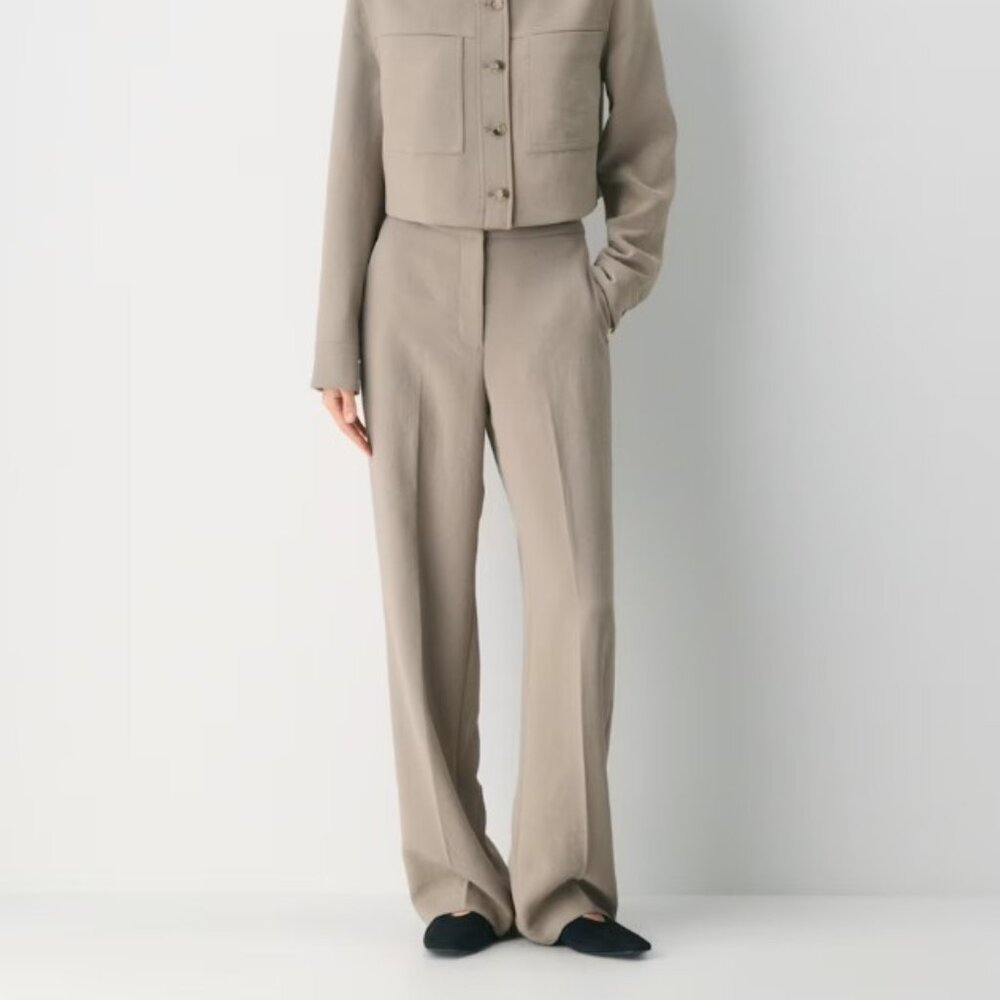 Aritzia Limitless Pant- Crepette in Taupe